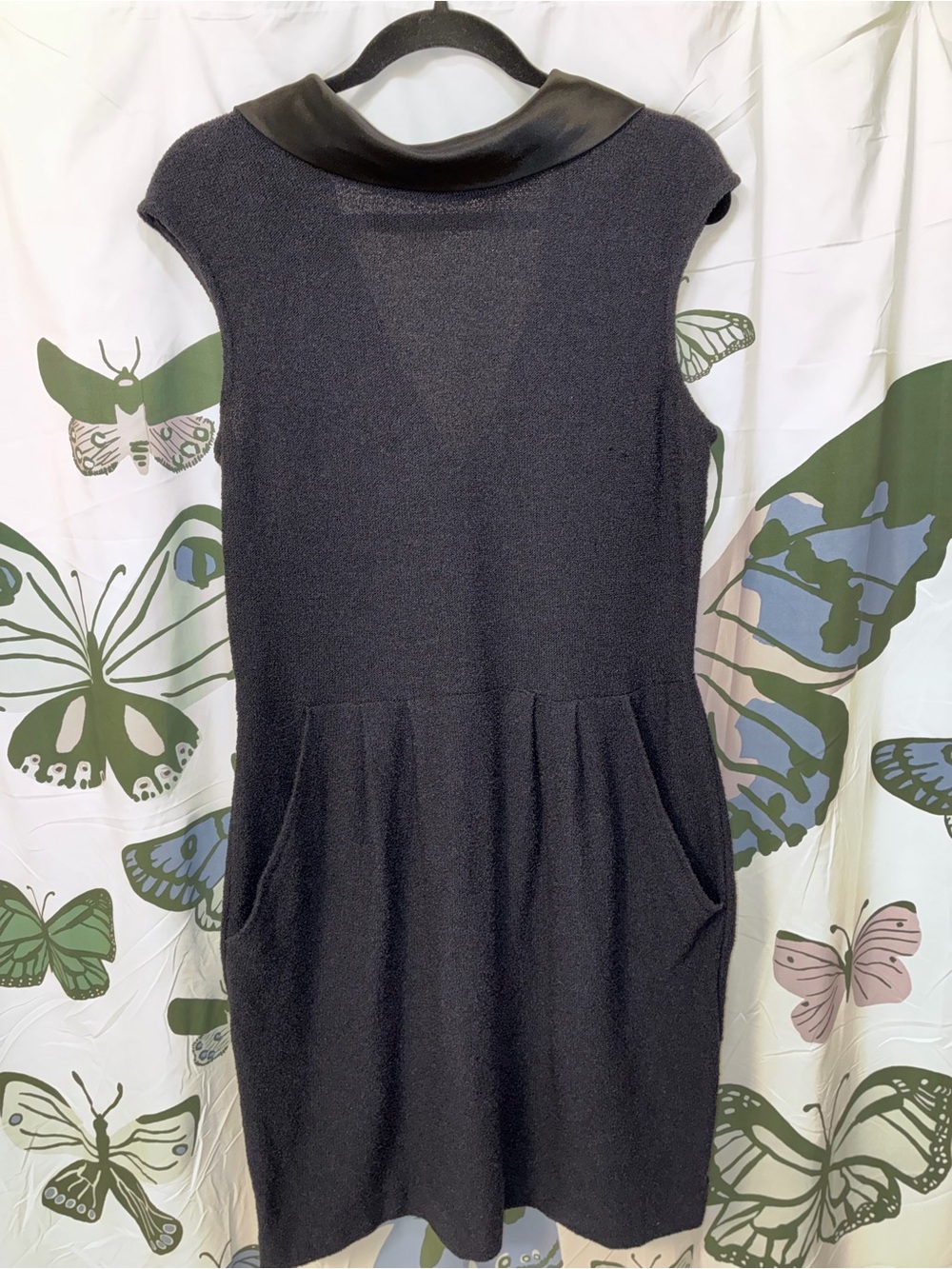 St. John Sleeveless Black bow back knit Dress